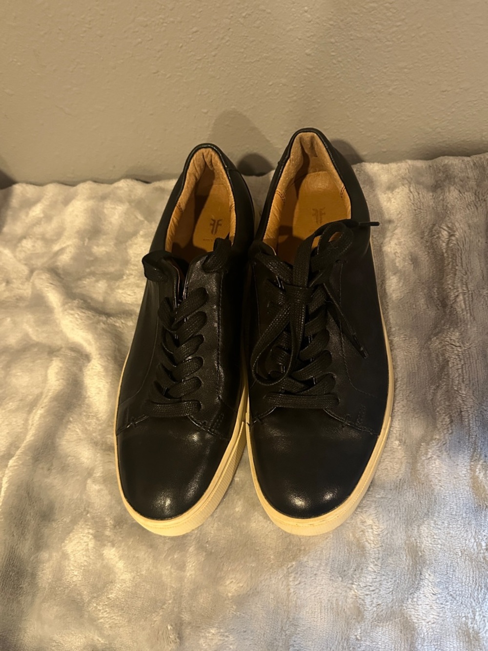 2018 Frye Ivy Low Lace Black Leather Sneakers Size 9.5 women’s EUC